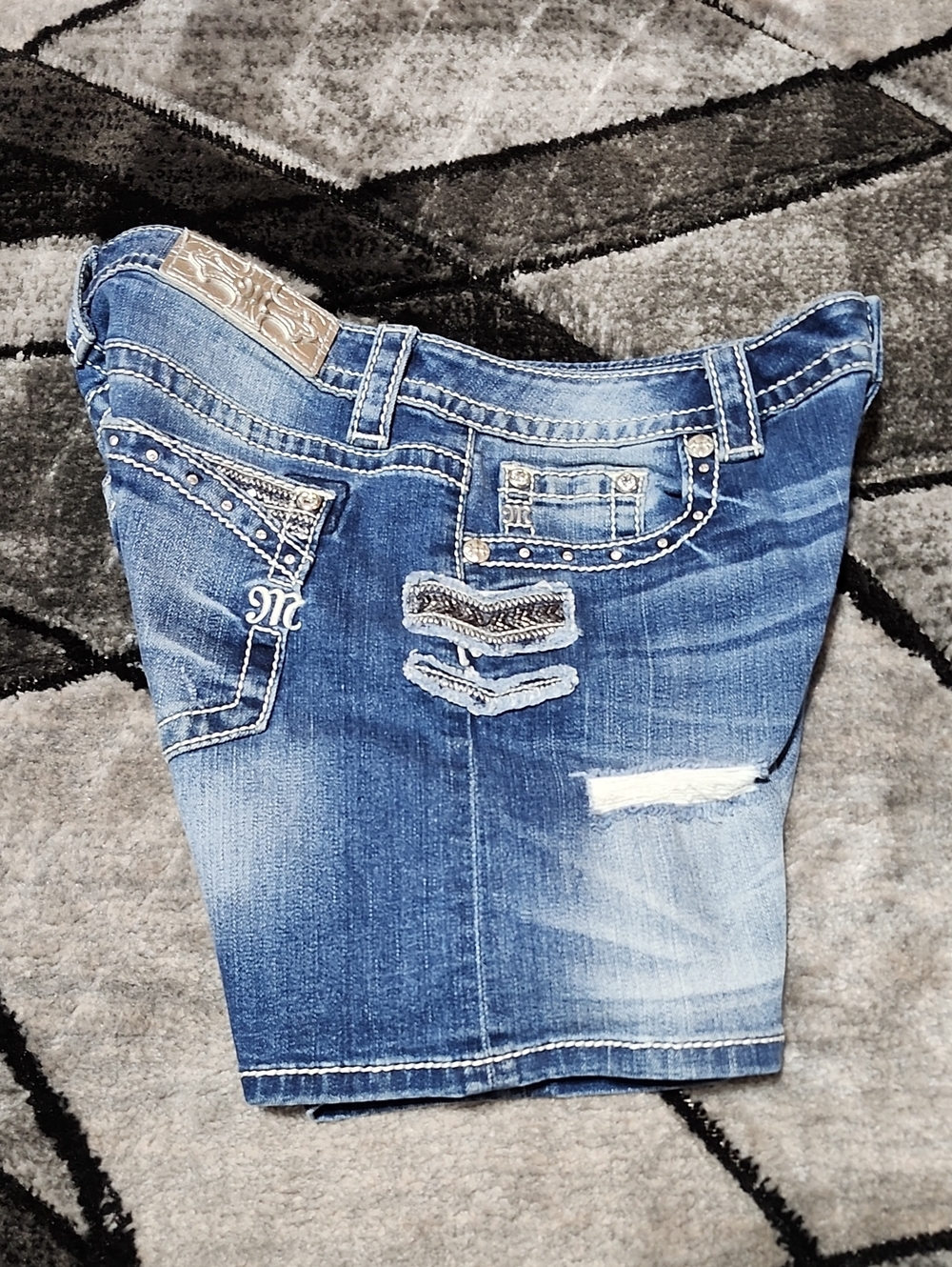 MISS ME DISTRESSED RHINESTONE SEQUINS PATCH MID-RISE DENIM JEAN SHORTS